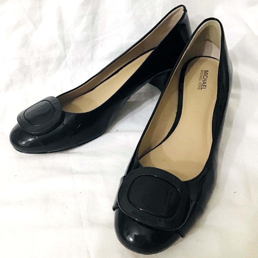 Michael Michael Kors Pauline Pump - Picture 9 of 14